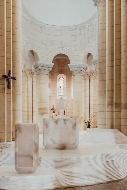 white marble table in Saint-Hilaire France