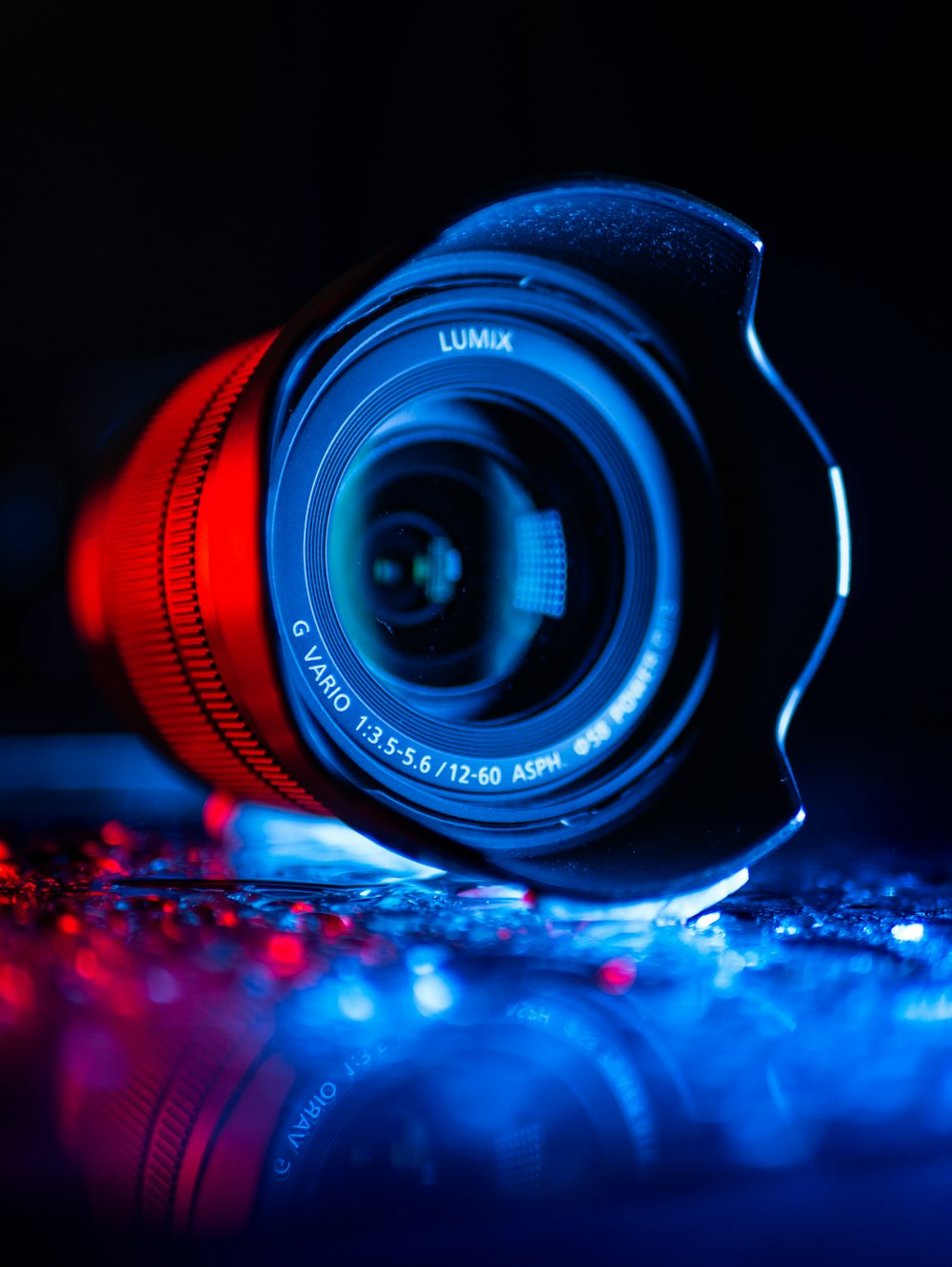 closeup photo of black zoom lens