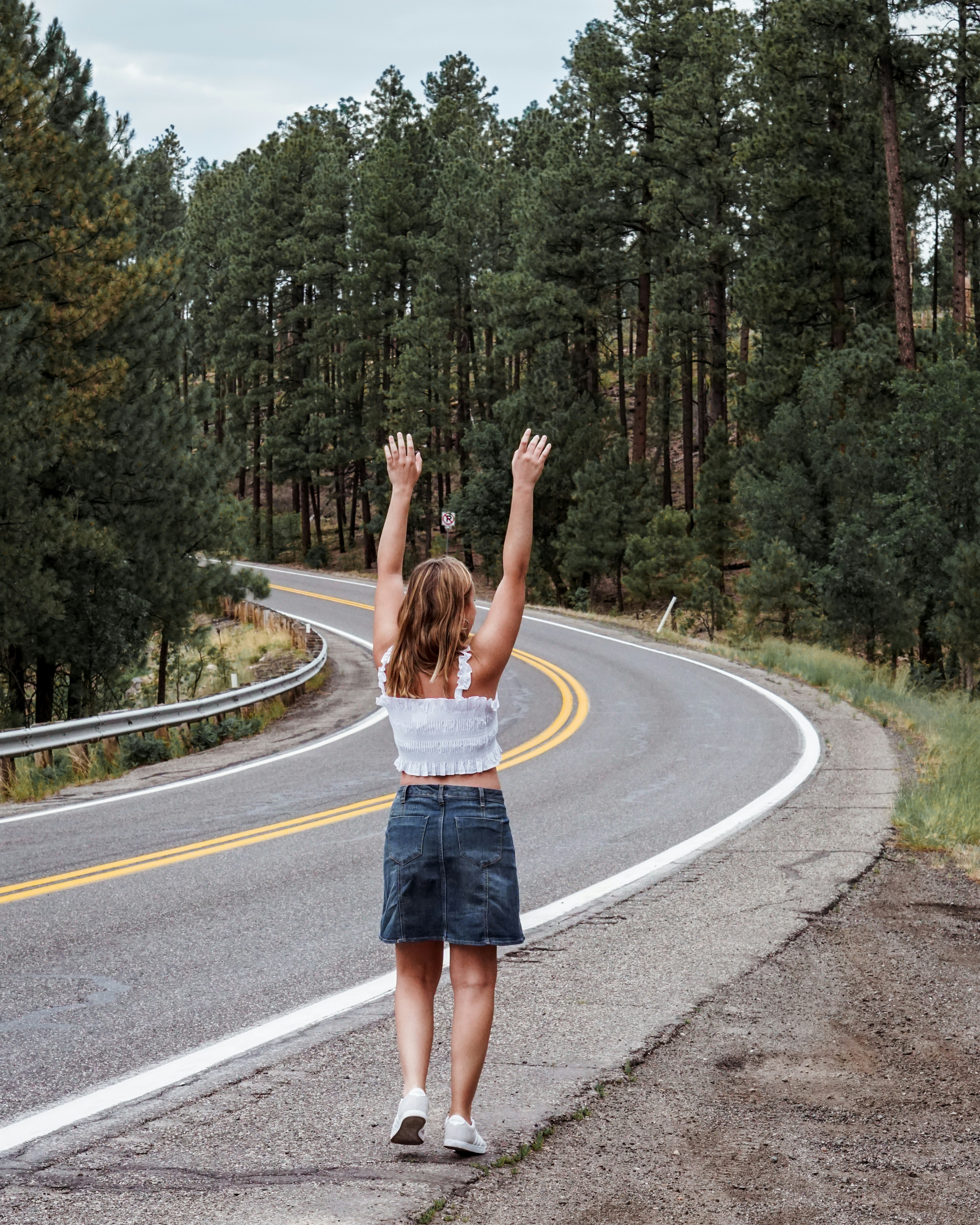 Дороги на руках фото CAA reveals top dangerous driving behaviours on the road Federation Internationa