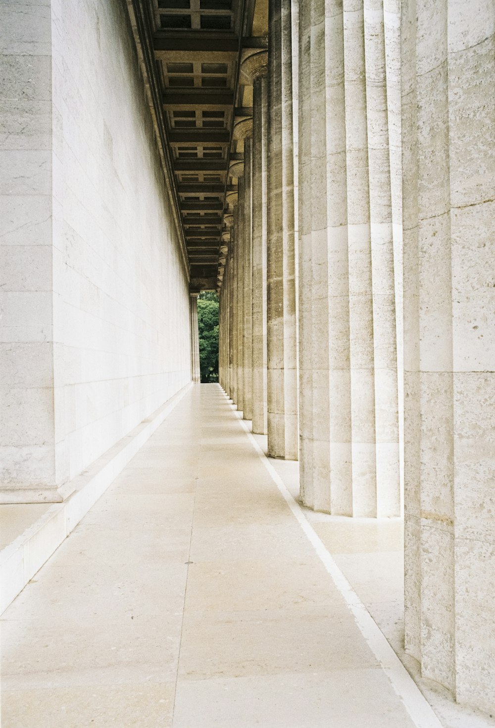 gray concrete building