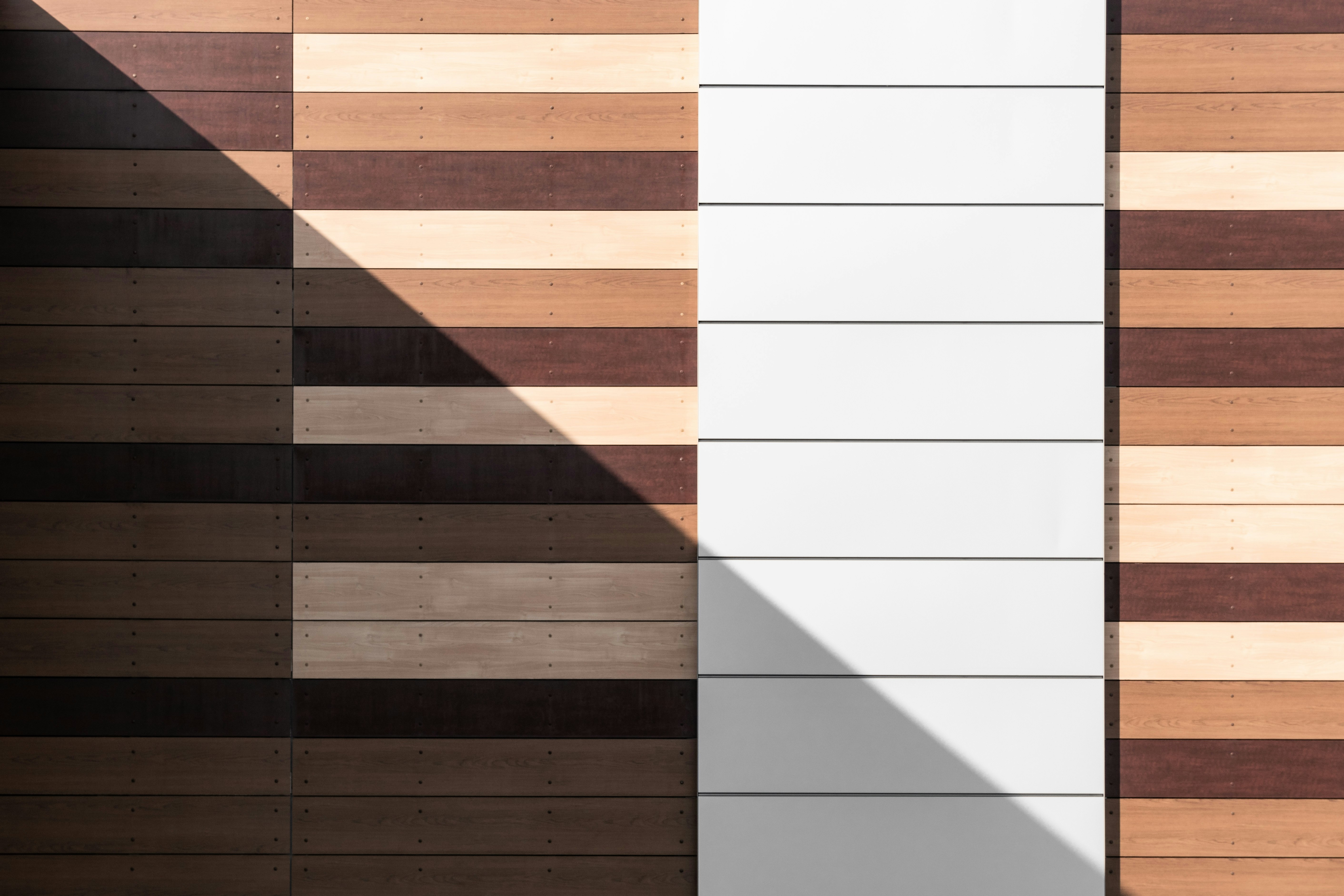 closeup photo of white and brown wooden board