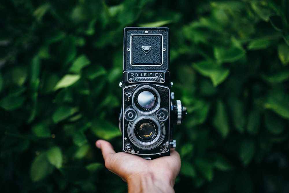 câmera Rolleflex preta vintage