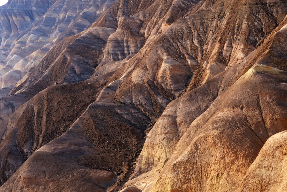 photographie de paysage de montagnes