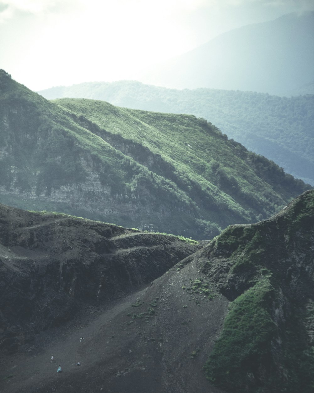 fotografia de alto ângulo de colina