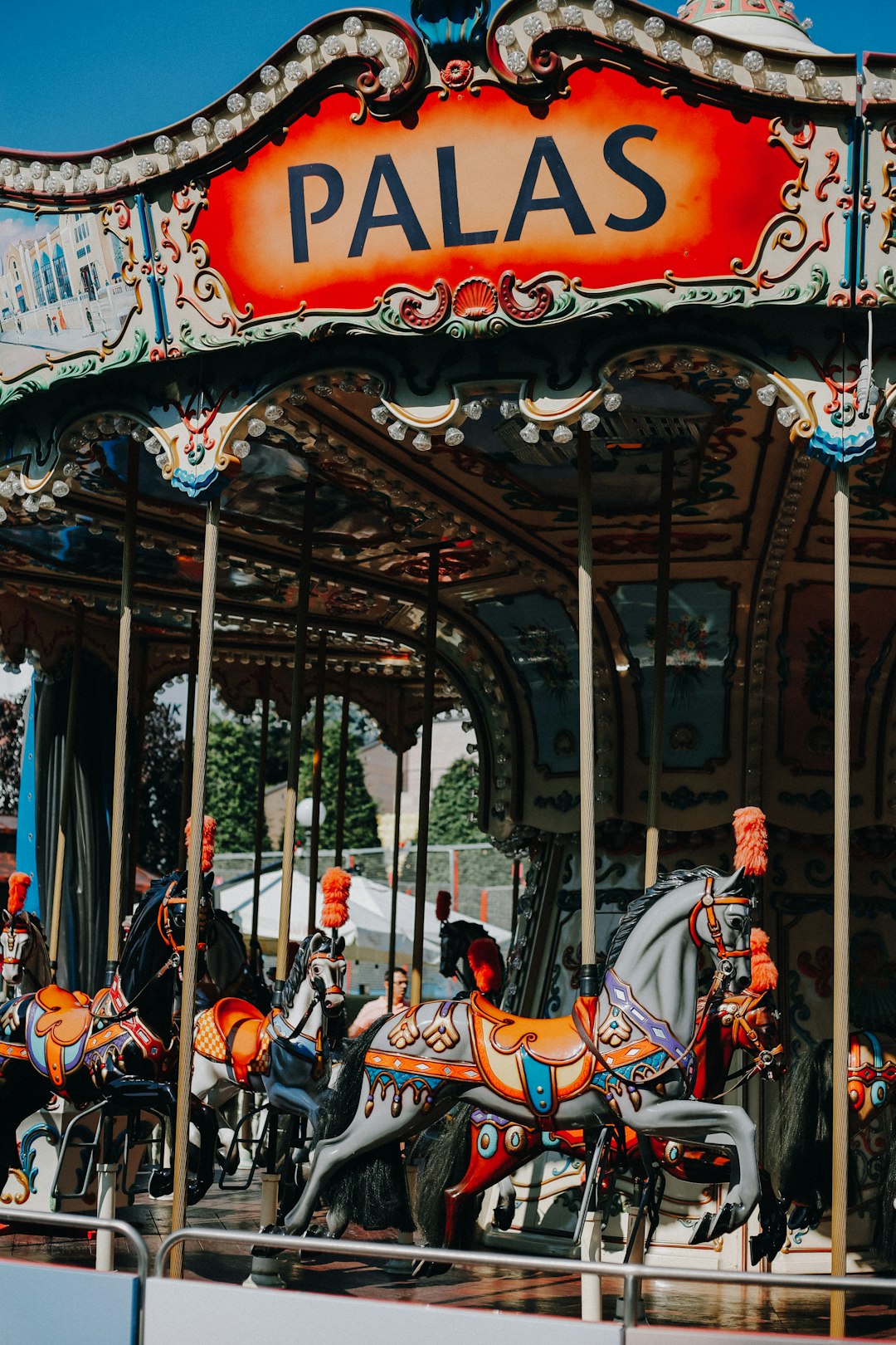 Palas carnival ride