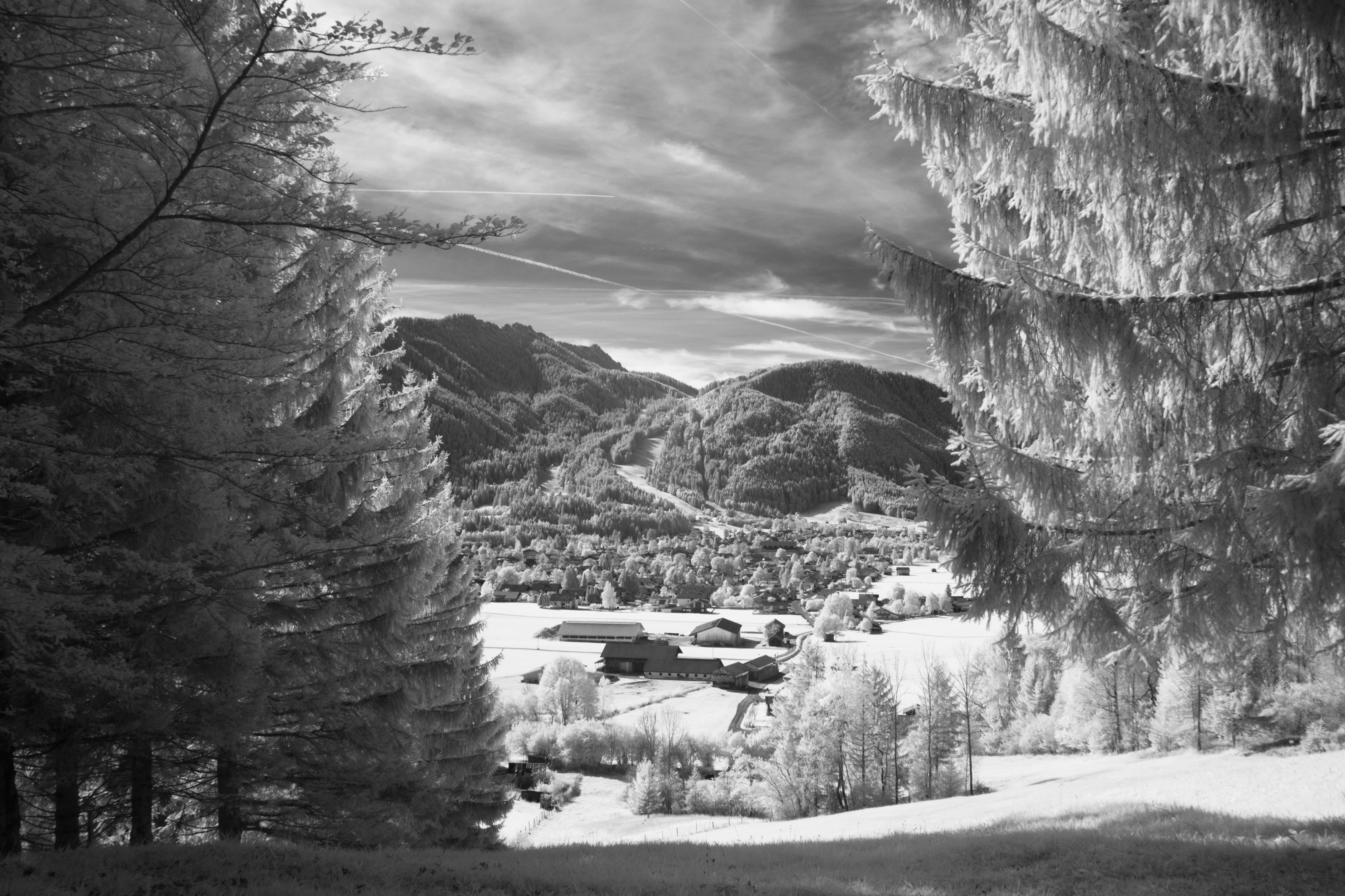 The beautiful nature around Oberammergau ..... with my infra red camera I can make the most beautiful pictures. It is also a great hobby to do on holiday.
