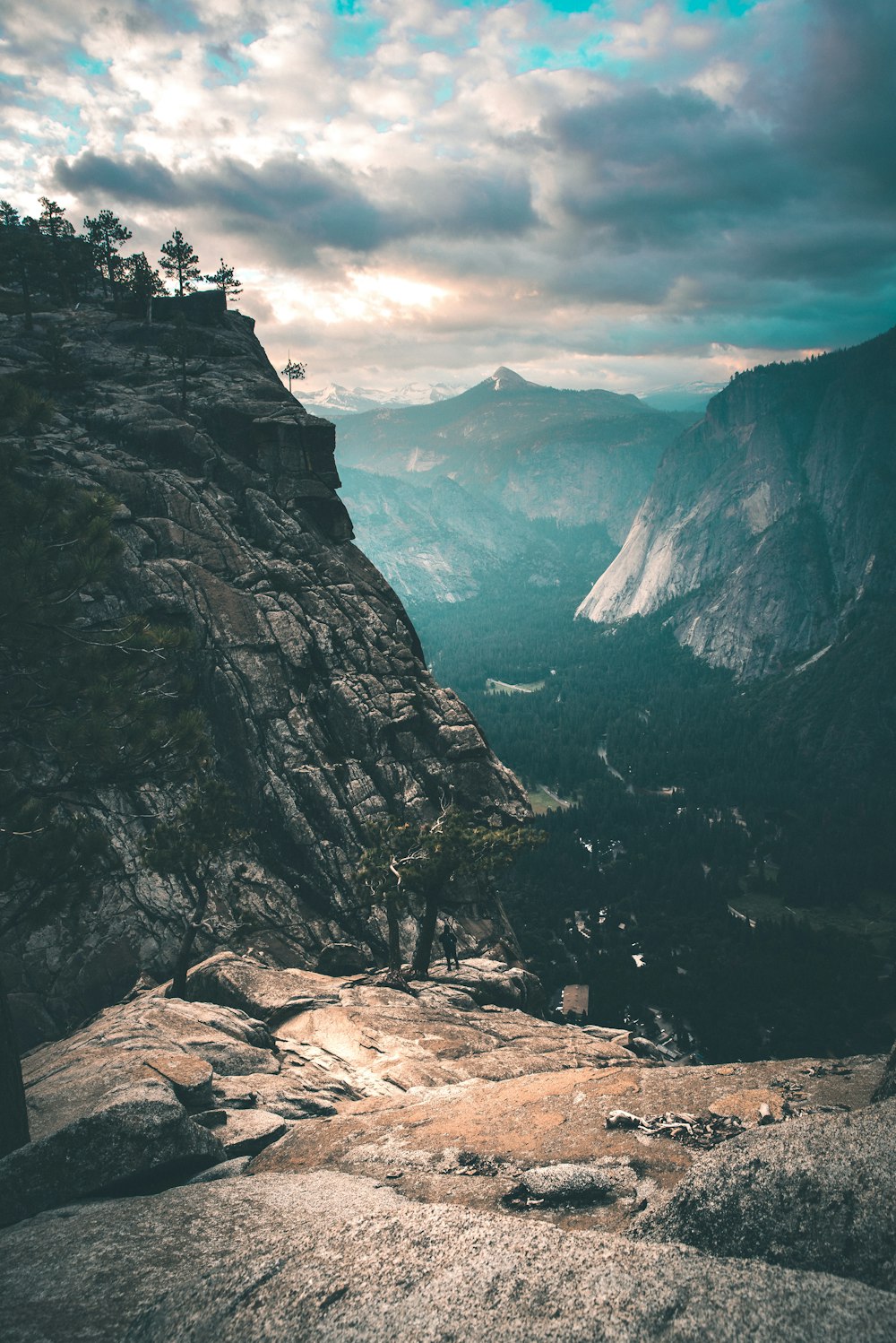 photographie de paysage de montagne