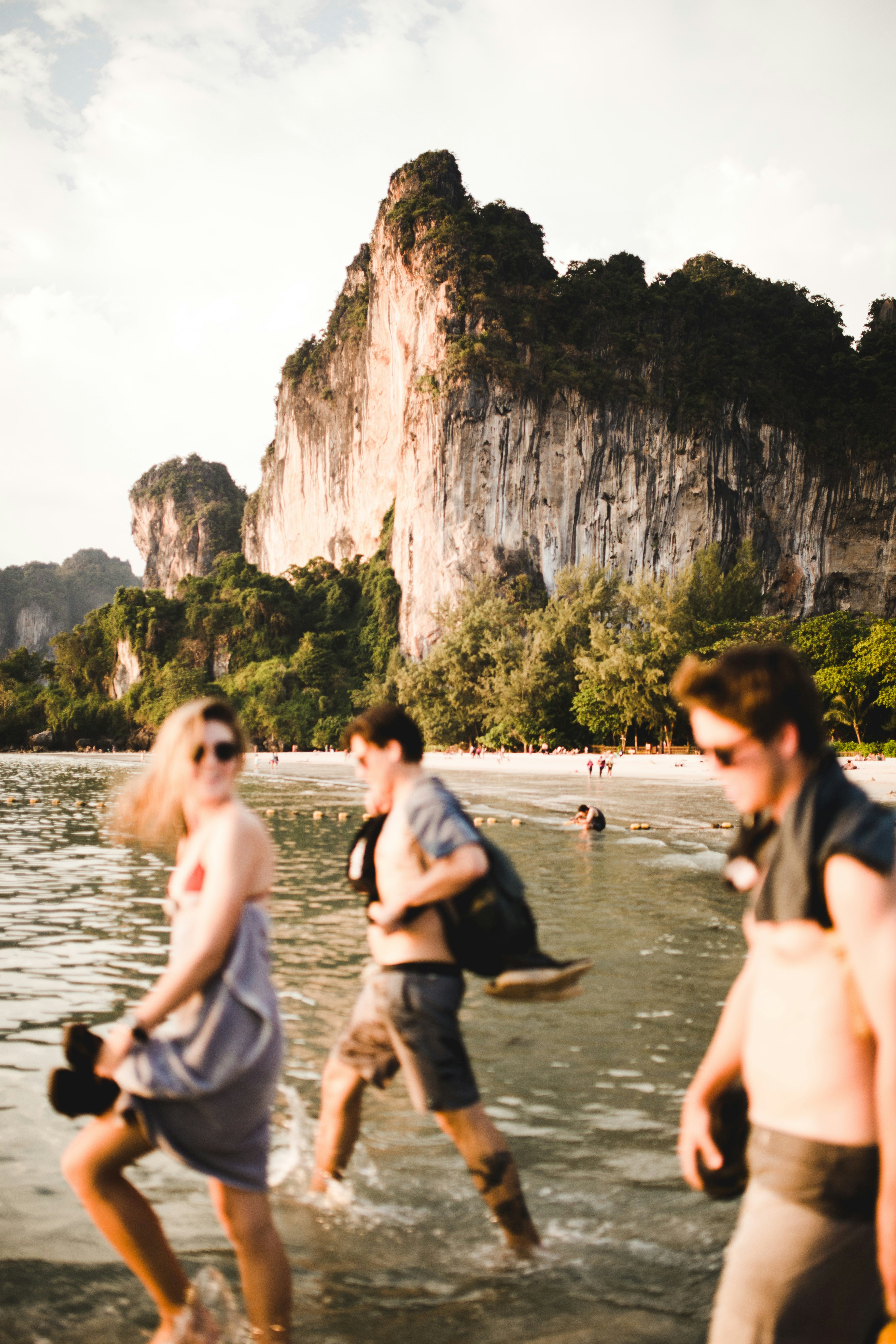 北海4天215人感染，旅游旺季急收尾的警示 北海4天215人感染旅游旺季急收尾