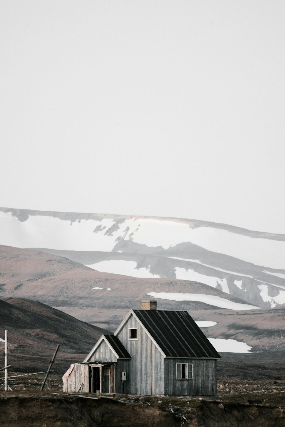 house near mountain