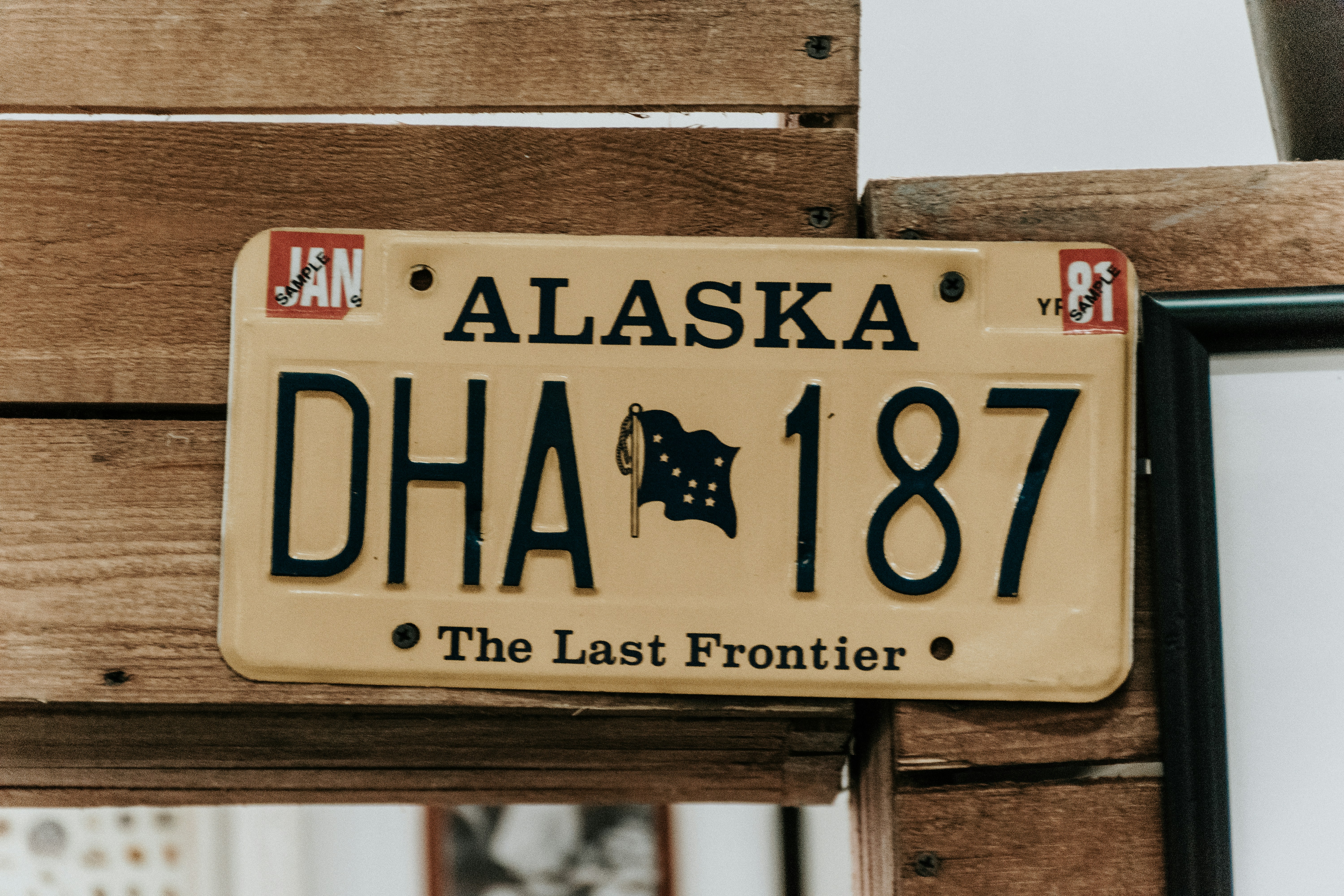 人気のあるナンバープレートの数字4選 希望できるナンバープレートとは Ancar Channel