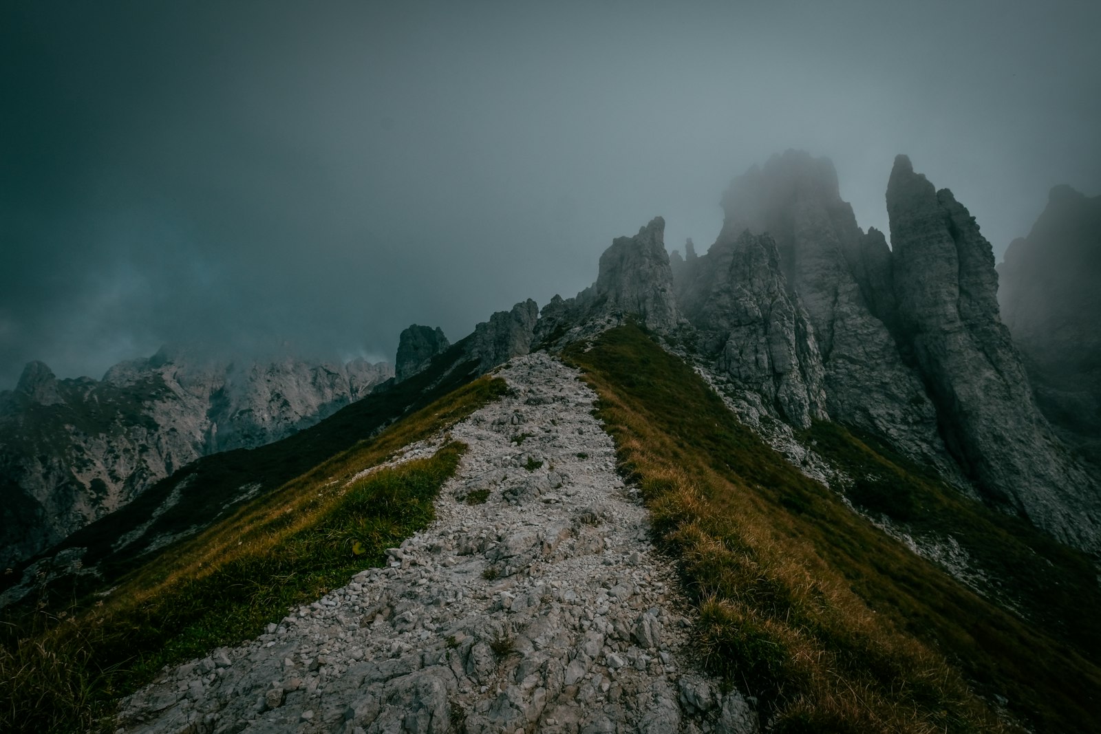 Fujifilm X-H1 + Fujifilm XF 10-24mm F4 R OIS sample photo. Mountain peak trail surrounded photography