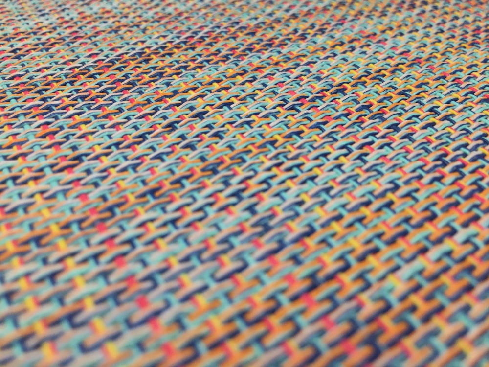 foto em close-up de tecido multicolorido