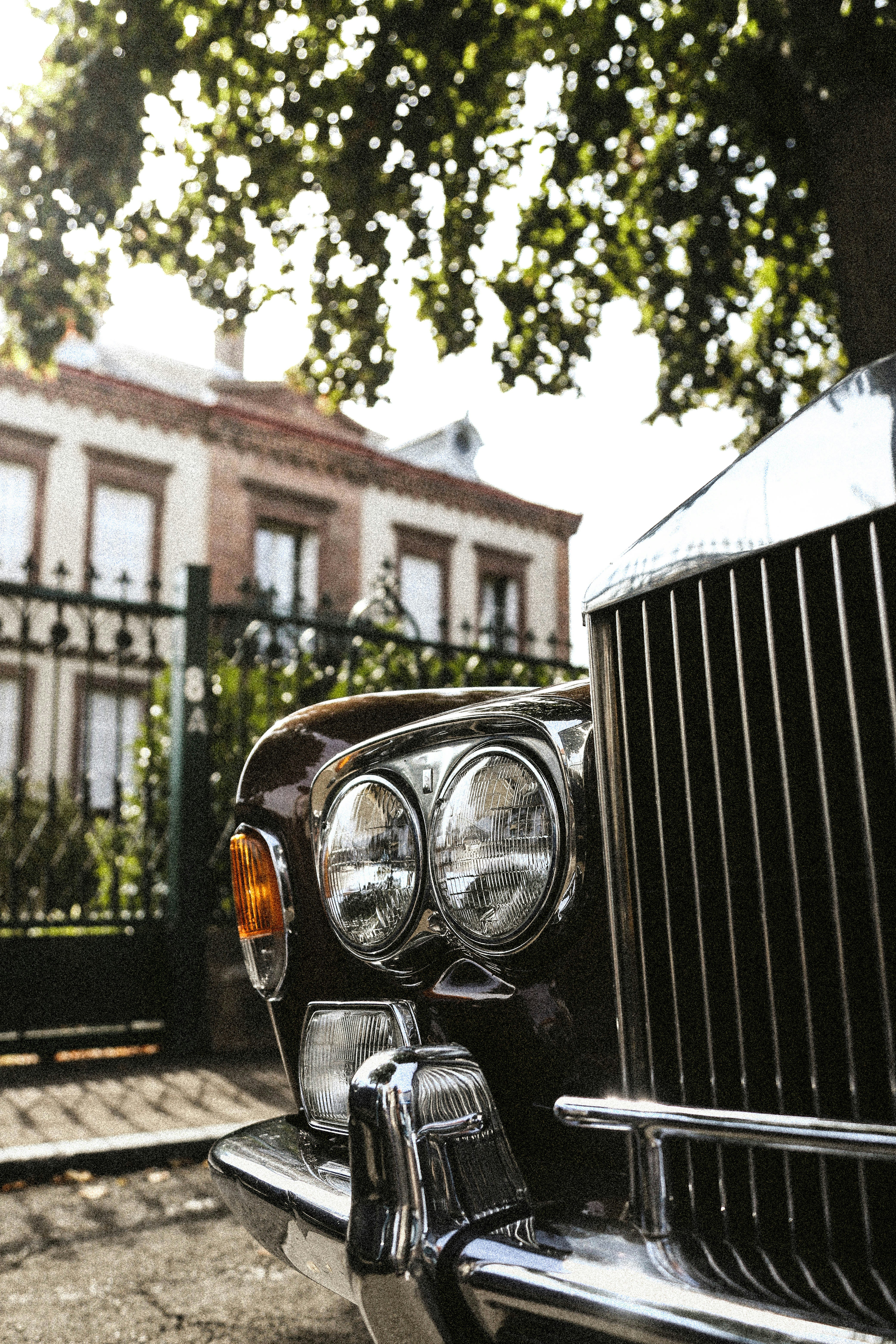 vehicle showing headlight