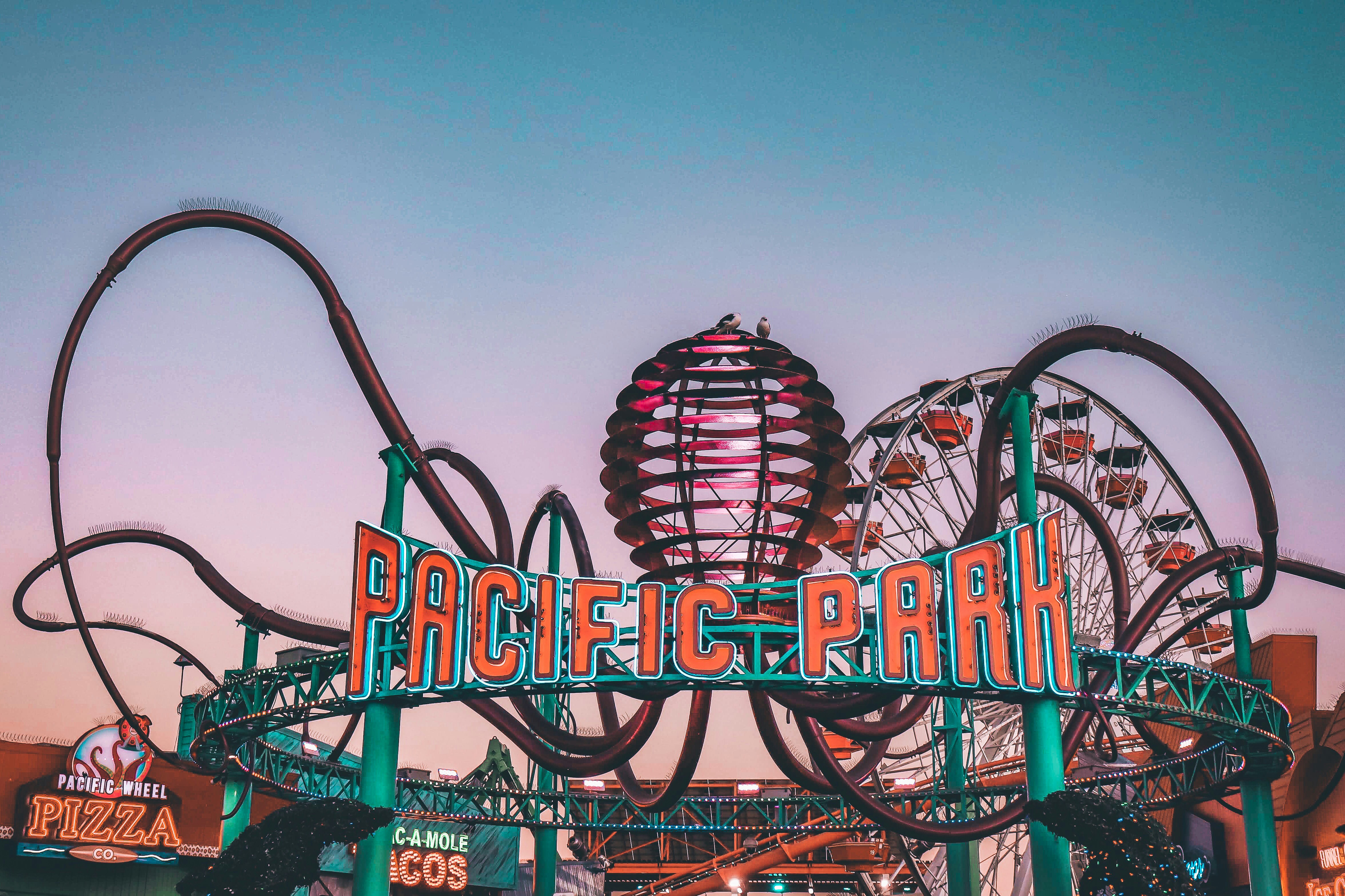 This is one famous park in Santa Monica, California. You see a lot people performing, tourists taking pictures and many waiting for the beautiful sunset.