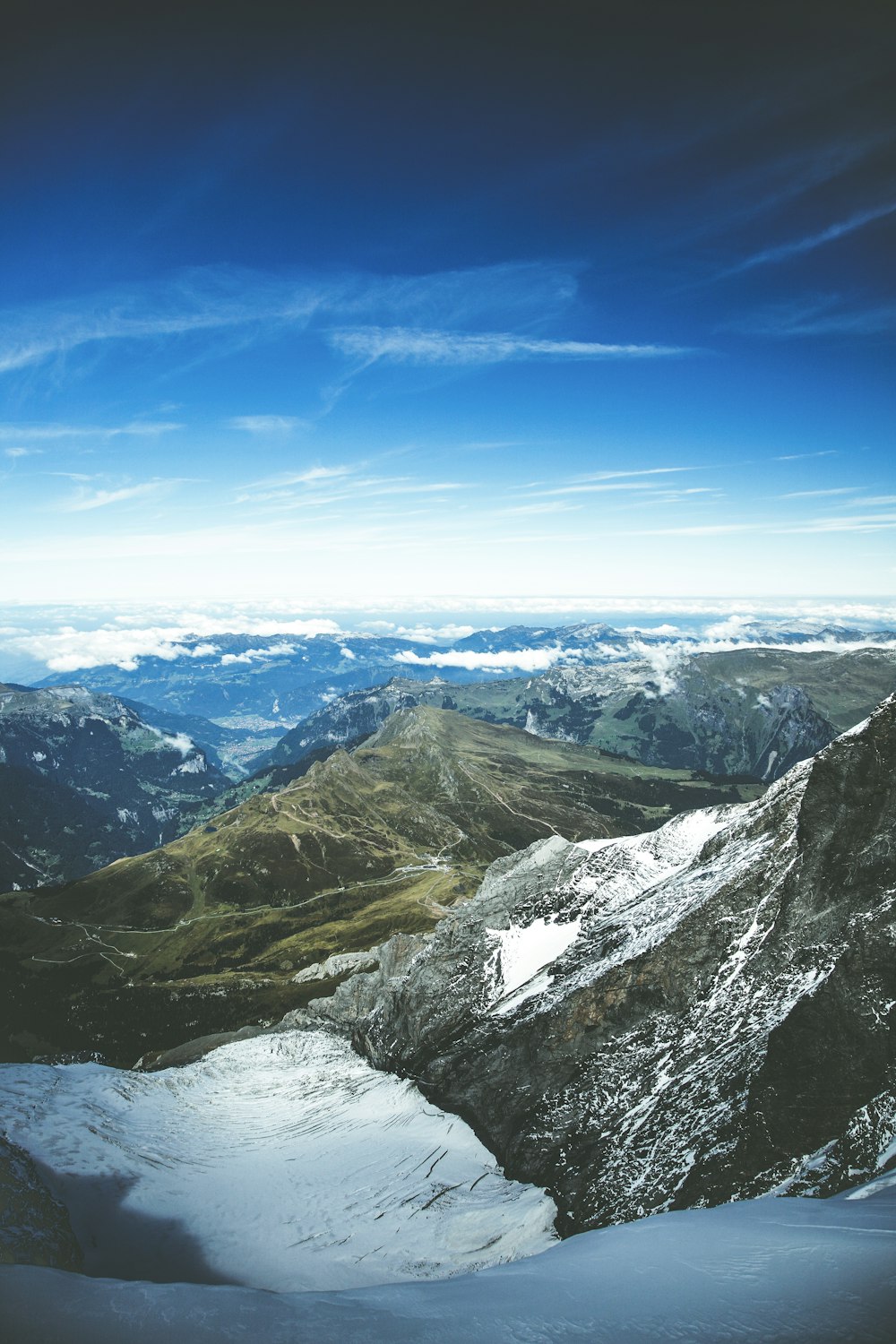 mountains under blue sky