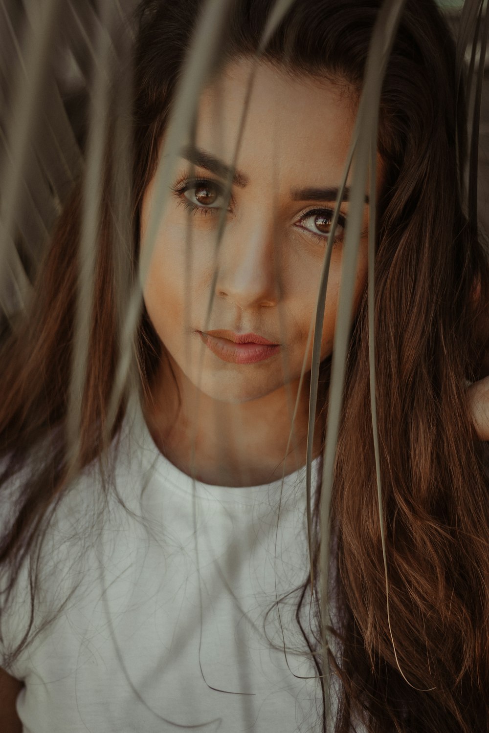 woman wearing white shirt