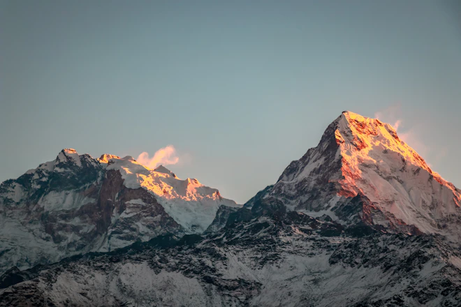 majestuosa cima del annapurna al amanecer