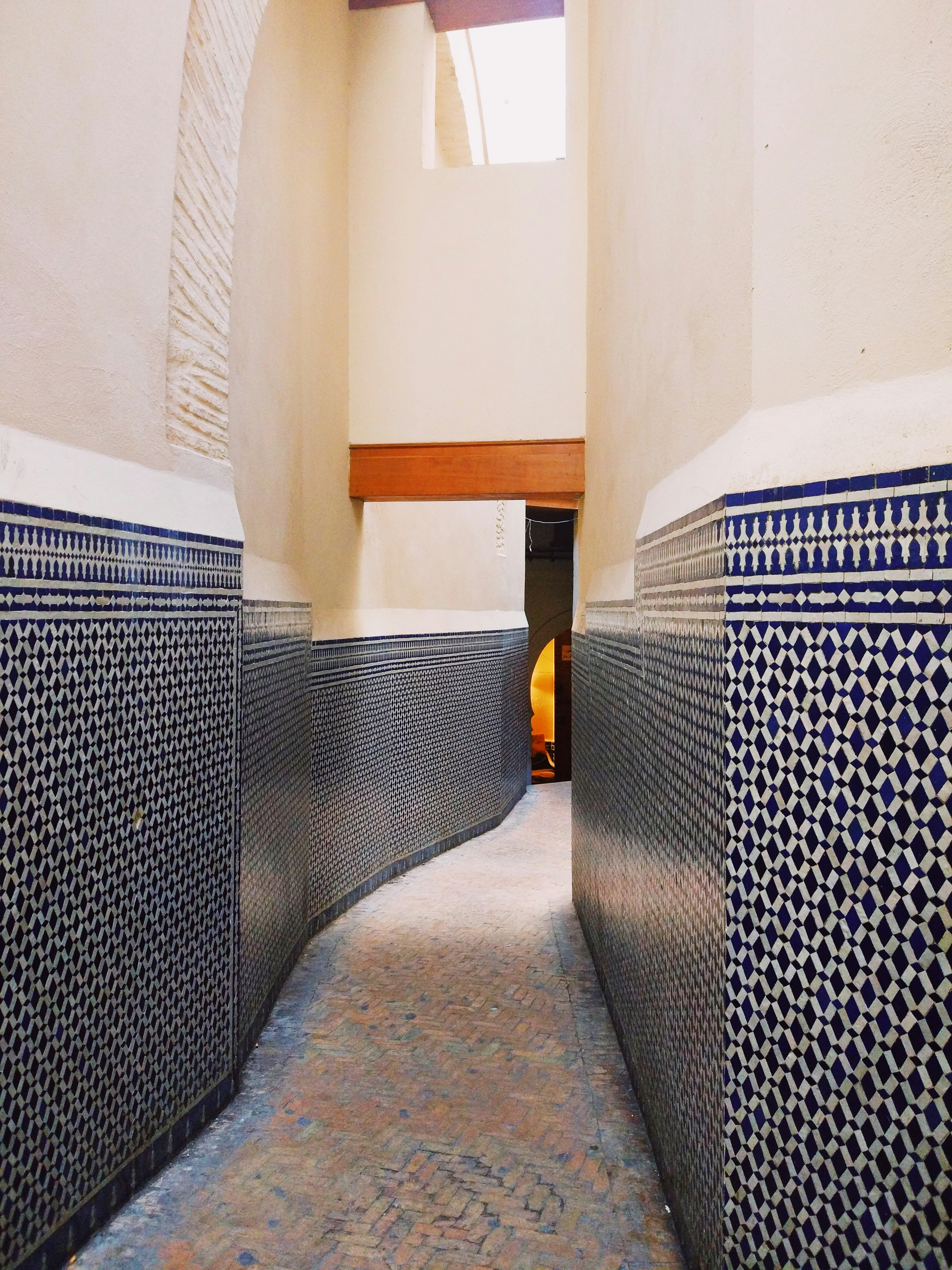 mediterranean bathroom wall, wallpaper, Mediterranean Wall Paint for Bathrooms: A Guide 5