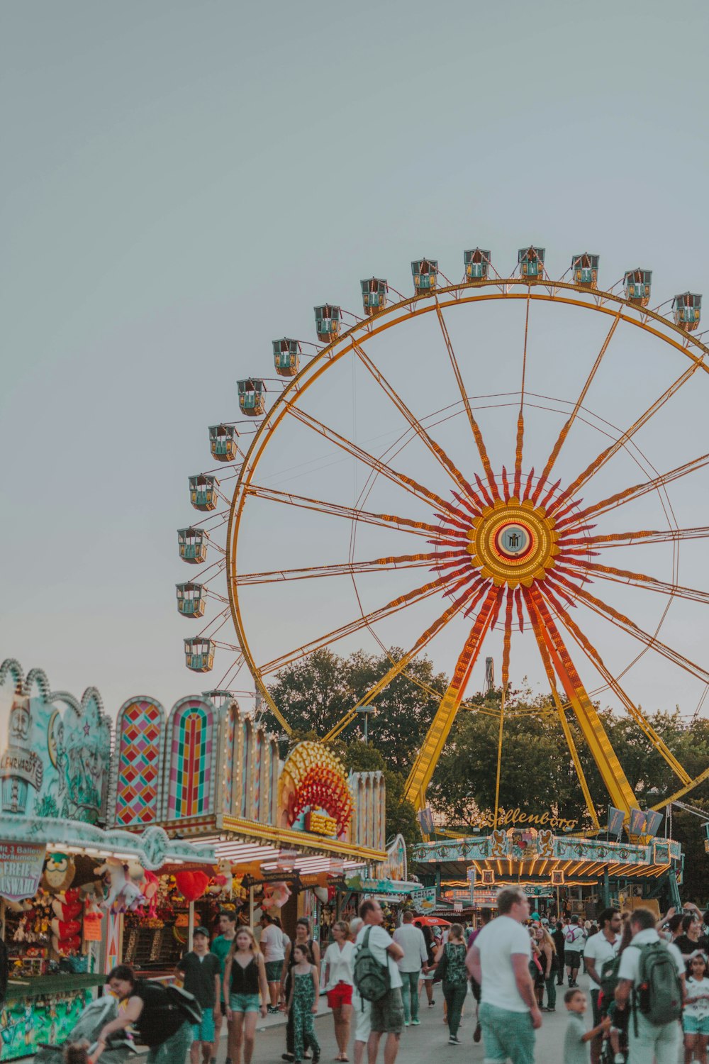 yellow ferriswheel photography