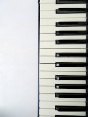 white and black piano keyboard