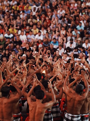 kecak dance at uluwatu by giligate