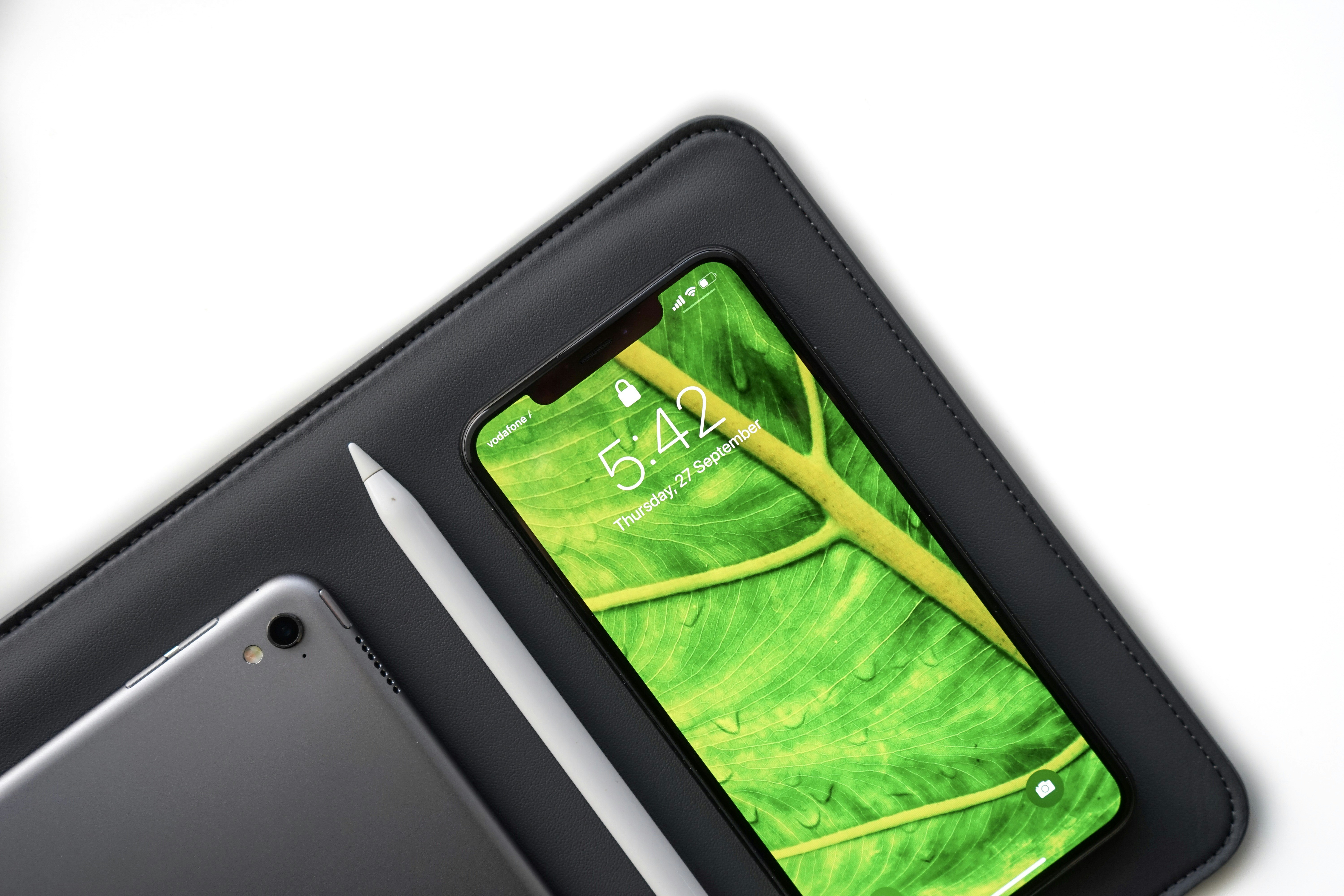 官网淡薄荷色手机壳测评，清新之选，实用与美观并存,薄荷色手机壁纸