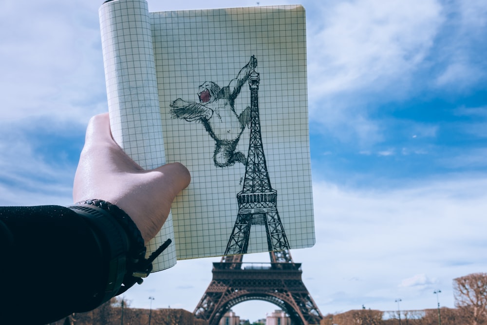 gorilla on Eiffel Tower sketch