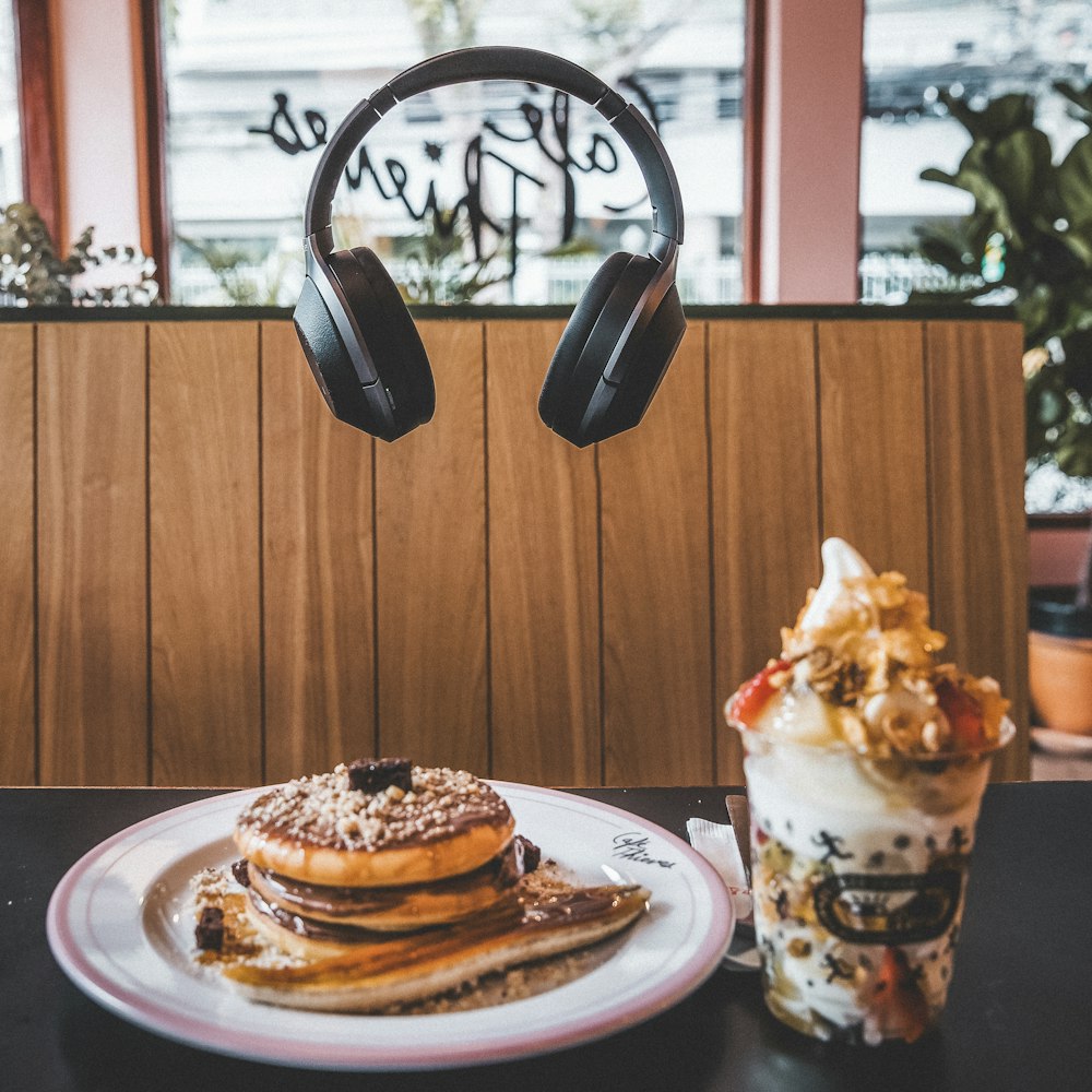 pancake with soft-served float cup