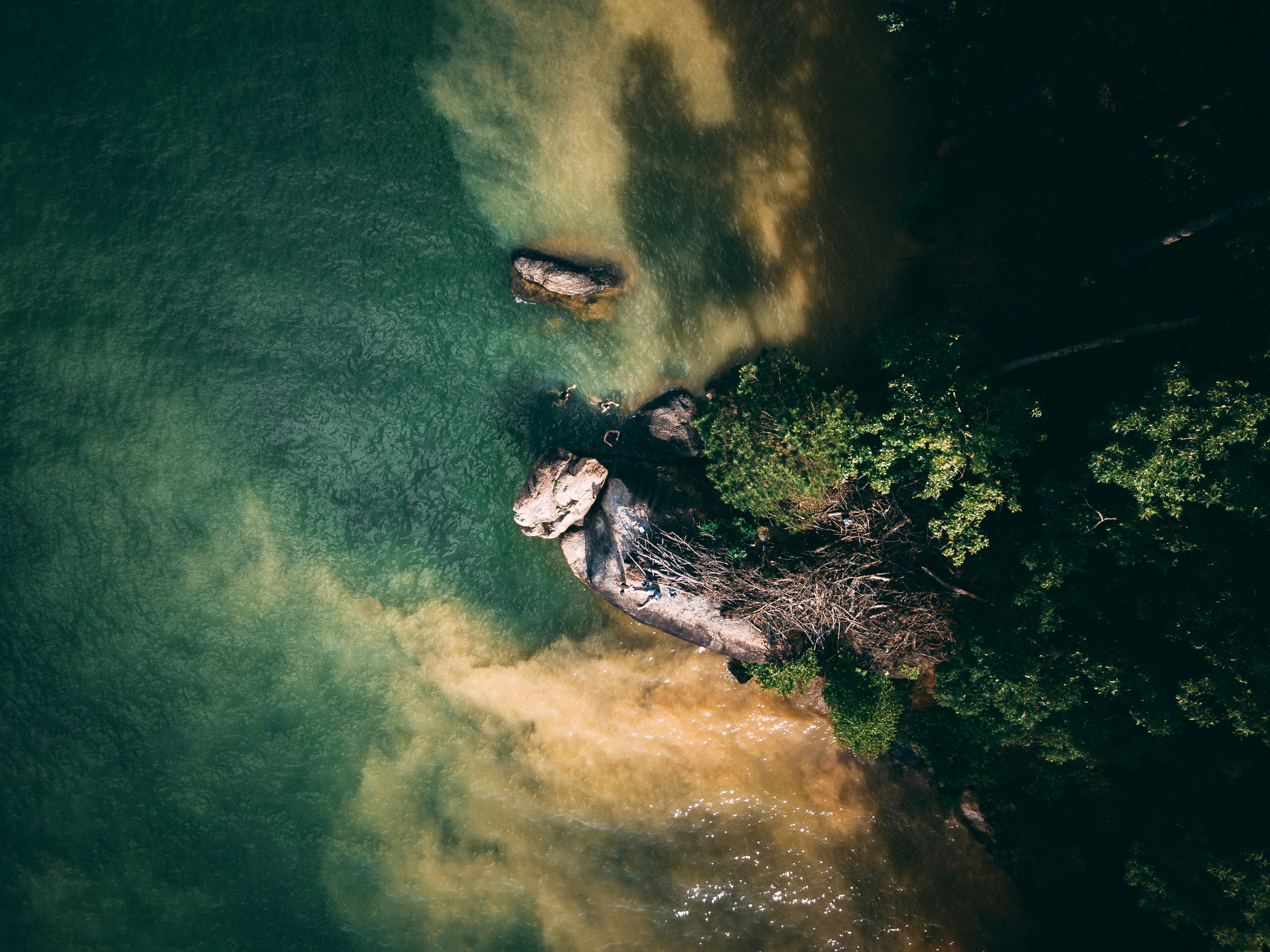 This beautiful lake is filled with even more beautiful people. Taken on the same day as my other lake photos, I was joined by Cade, Vic, and Katlyn. A set of wonderful people spending the day jumping off of rocks, exploring the surrounding area.