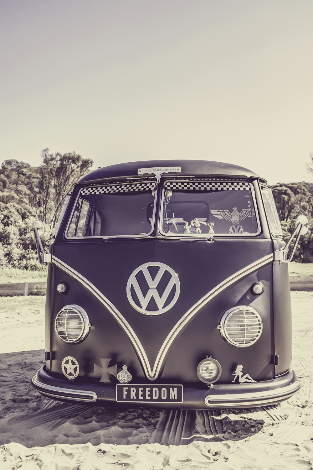 black Volkswagen van photo