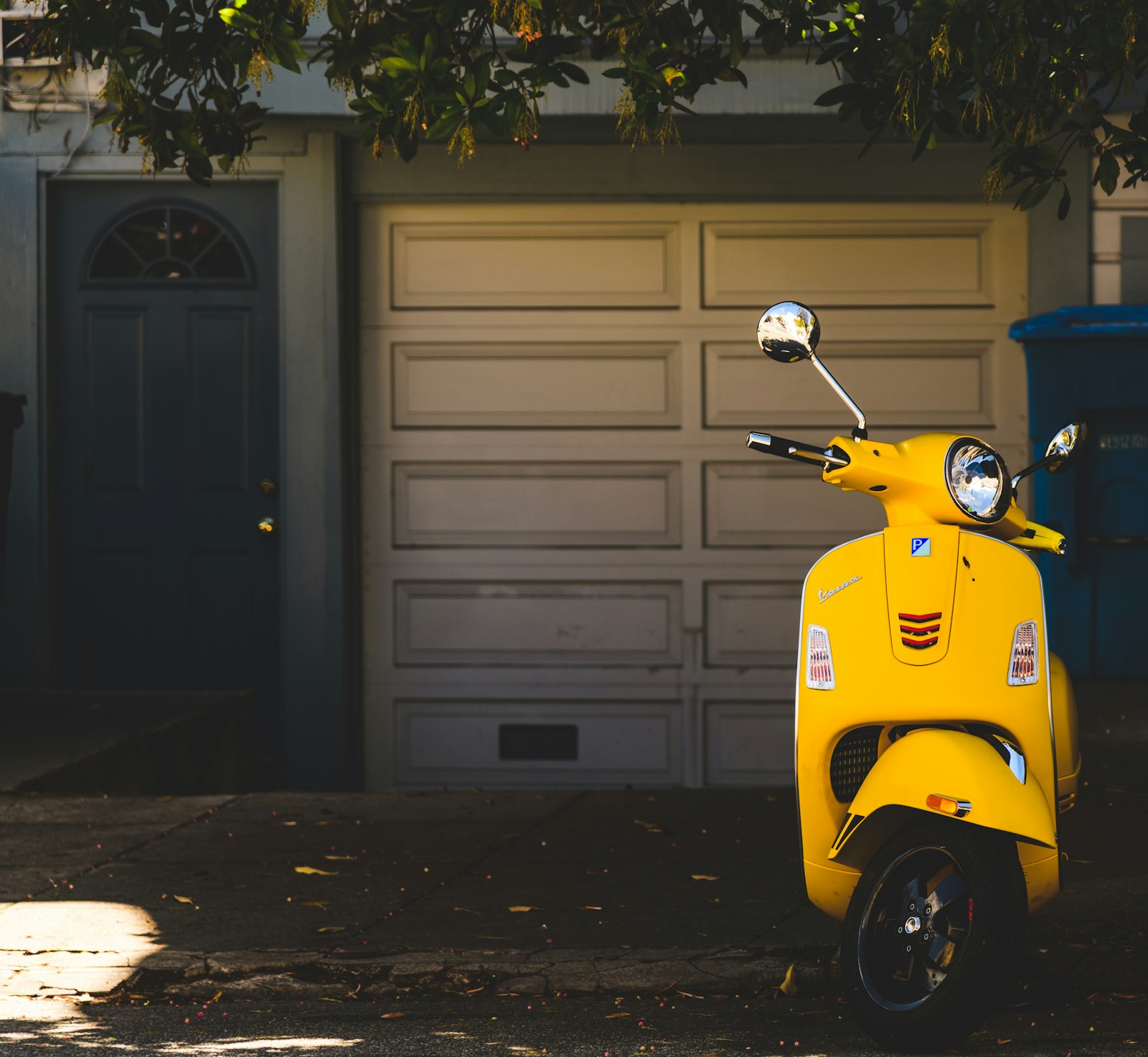 Nikon D850 + Nikon AF-S Nikkor 24-120mm F4G ED VR sample photo. Yellow motor scooter parked photography