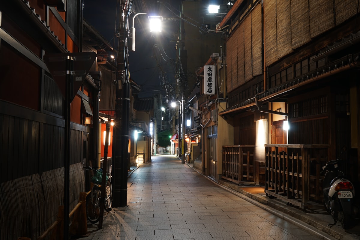 Kanazawa Higashi Chaya geisha district teahouse