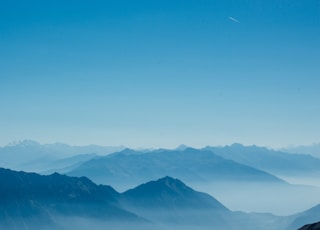 blue mountains at daytime