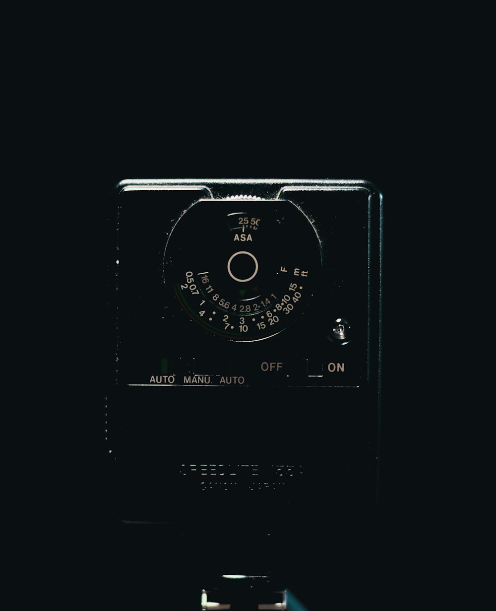 black speedometer