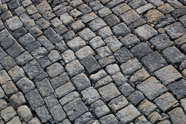 Pflasterarbeiten und Weggestaltung