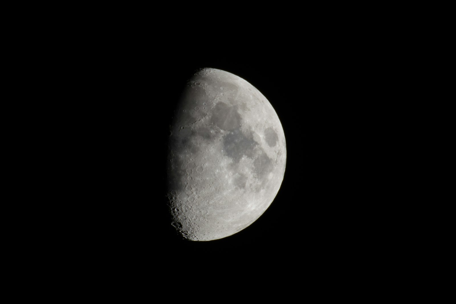 Nikon D500 + Nikon AF-S Nikkor 200-500mm F5.6E ED VR sample photo. Gray planet photography