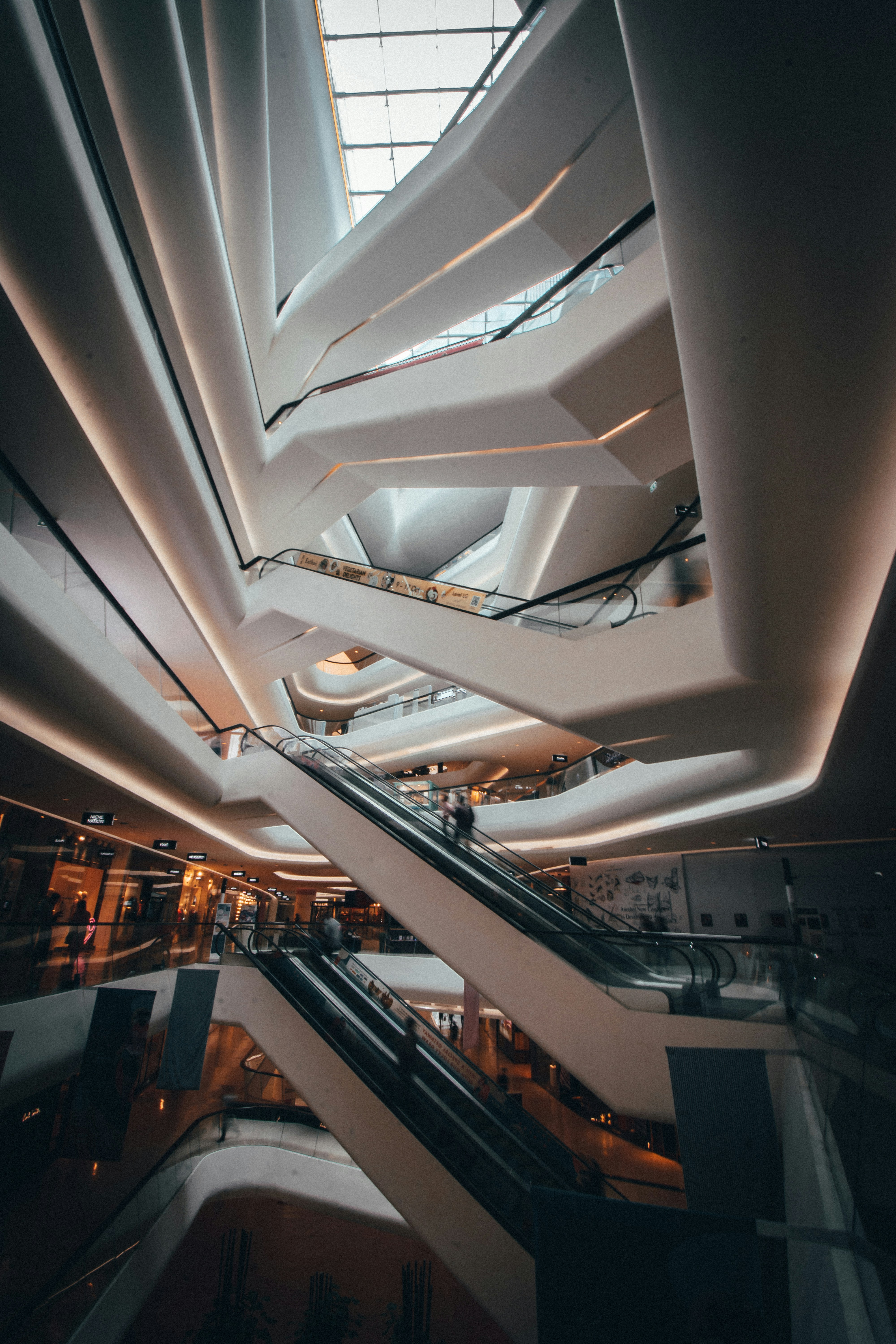 great photo recipe,how to photograph find me around; interior photo of a mall's escalators