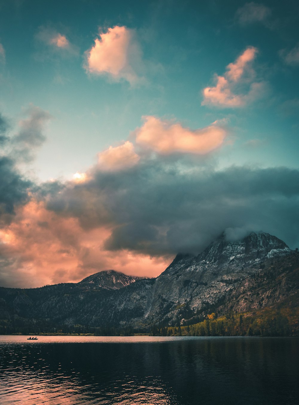 Fotografia de paisagem dos Alpes da Montanha