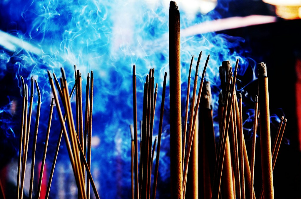 Low-Smoke Dhoop Sticks