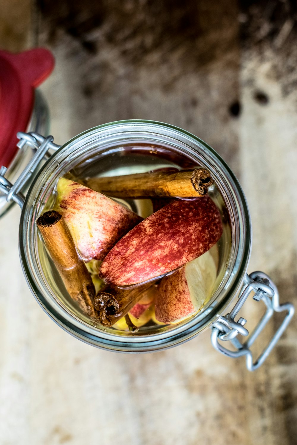 jar of sliced apples and cinnamon