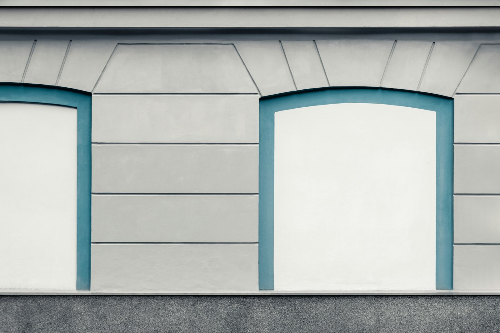 Canon EOS 77D (EOS 9000D / EOS 770D) + Sigma 18-200mm f/3.5-6.3 DC OS HSM [II] sample photo. Gray-and-teal concrete doorway photography