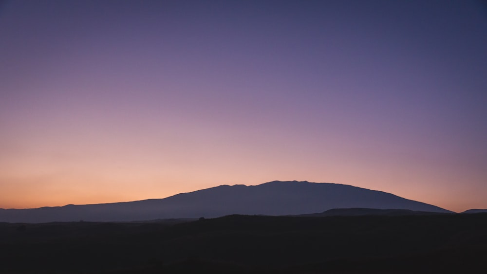 silhueta da montanha