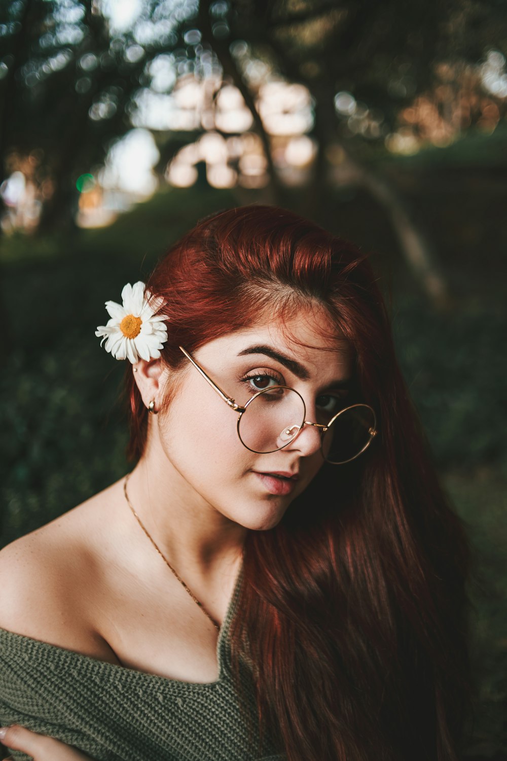 woman wearing eyeglasses