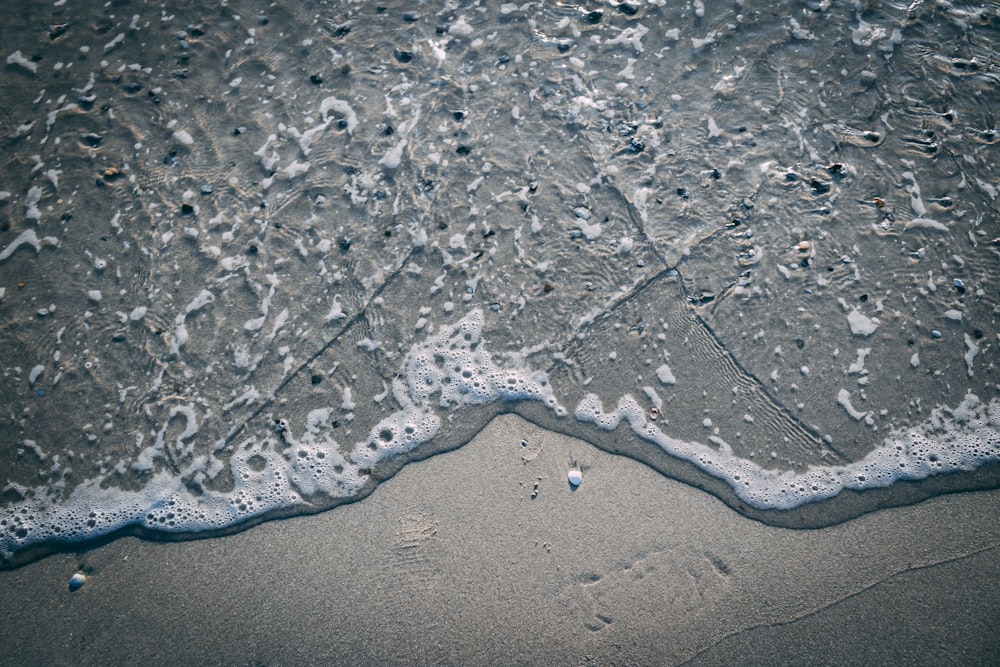 Foto de primer plano de la orilla del mar