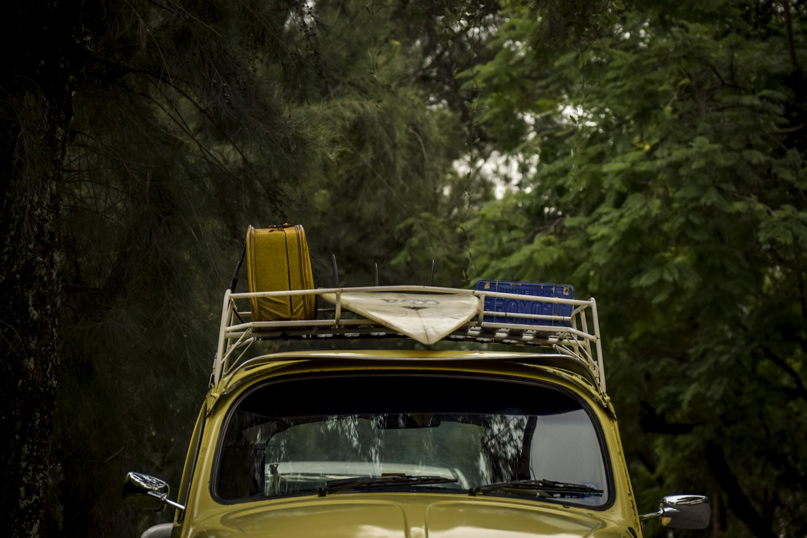 Nikon AF-S DX Nikkor 55-200mm F4-5.6G VR II sample photo. Yellow volkswagen beetle car photography