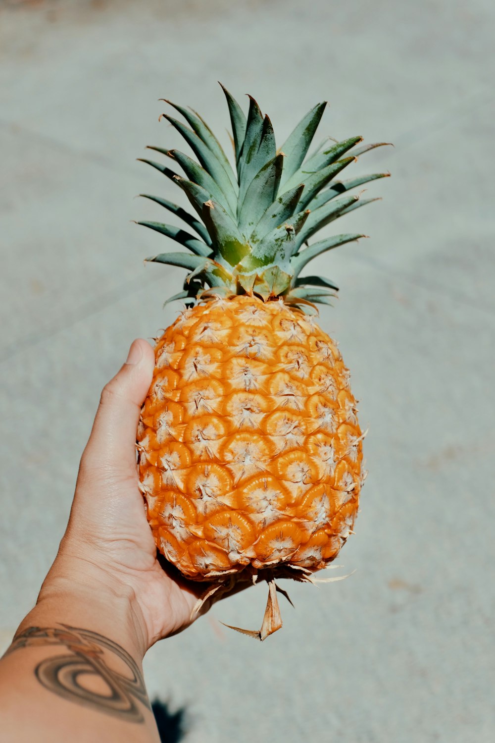 close-up photography of pineapple