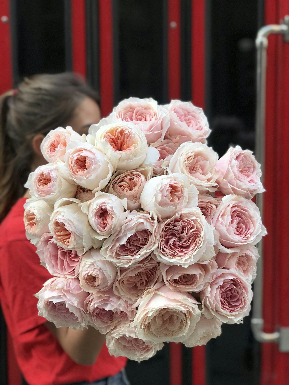ramo de flores de pétalos rosas