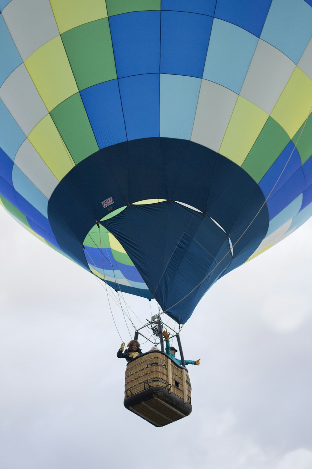 blue and white hot air balloon