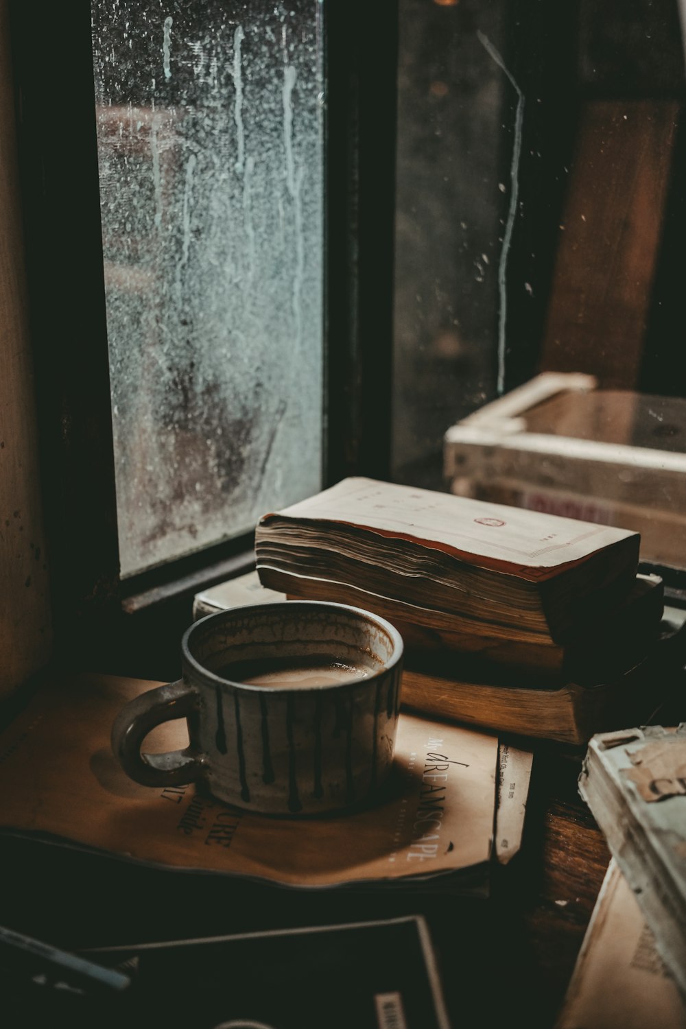 brown ceramic mug