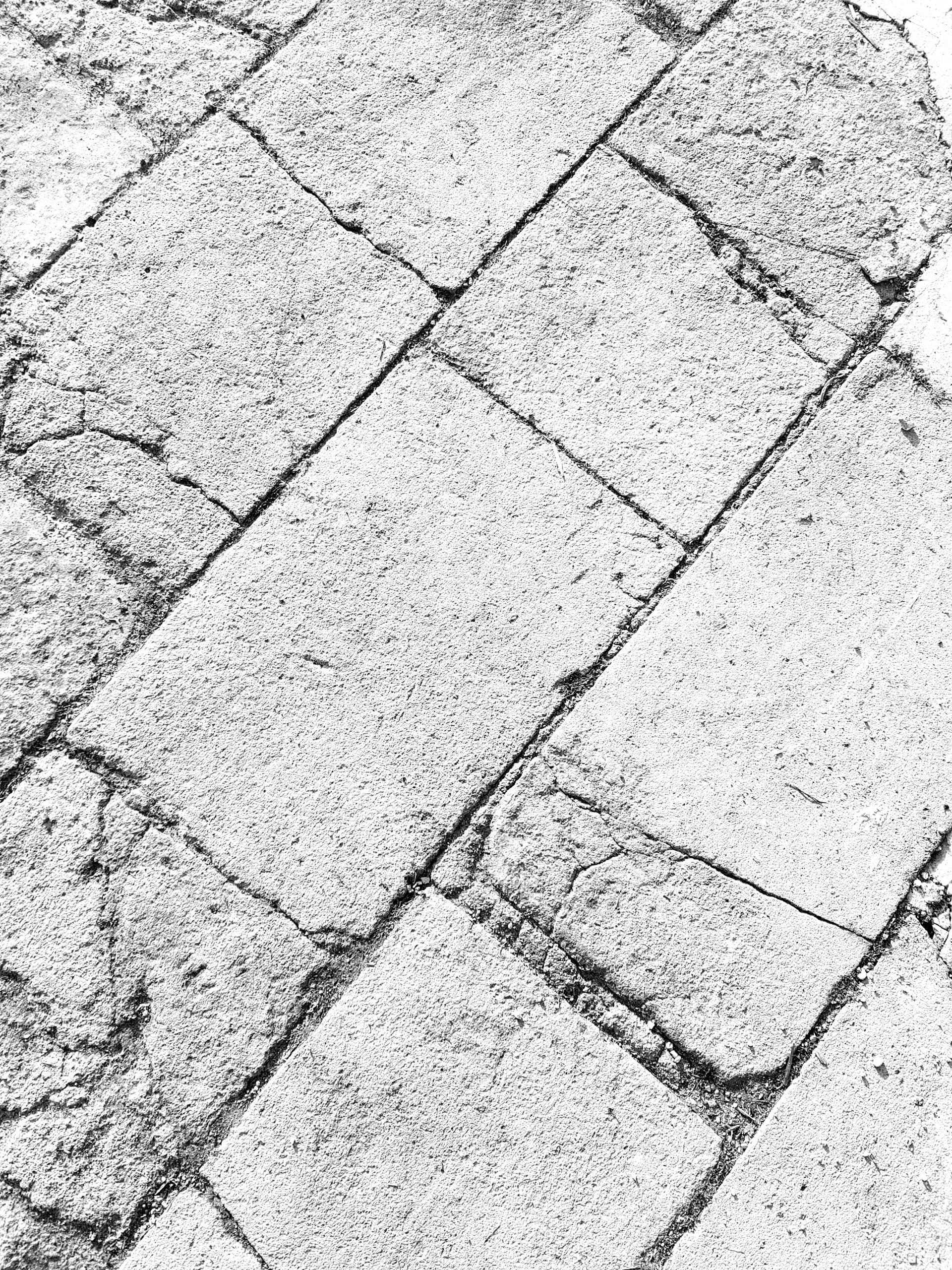 gray computer monitor